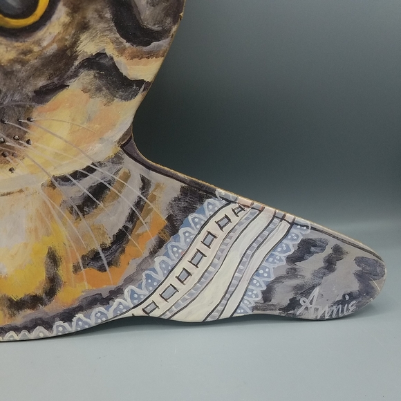 Annie Storage & Organization Annie Rhineharts Wood Grey Tabby Cat Head Hanger Mark